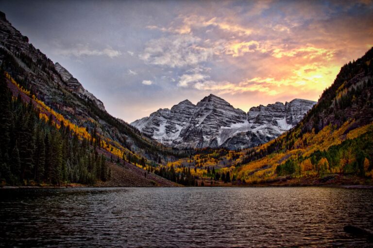A lake in the foreground with mountains in the background in Colorado, United States of America